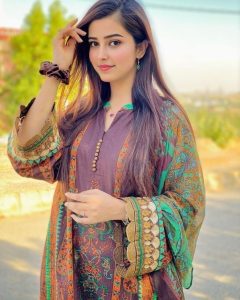 escorts in Hotel Tower Karachi